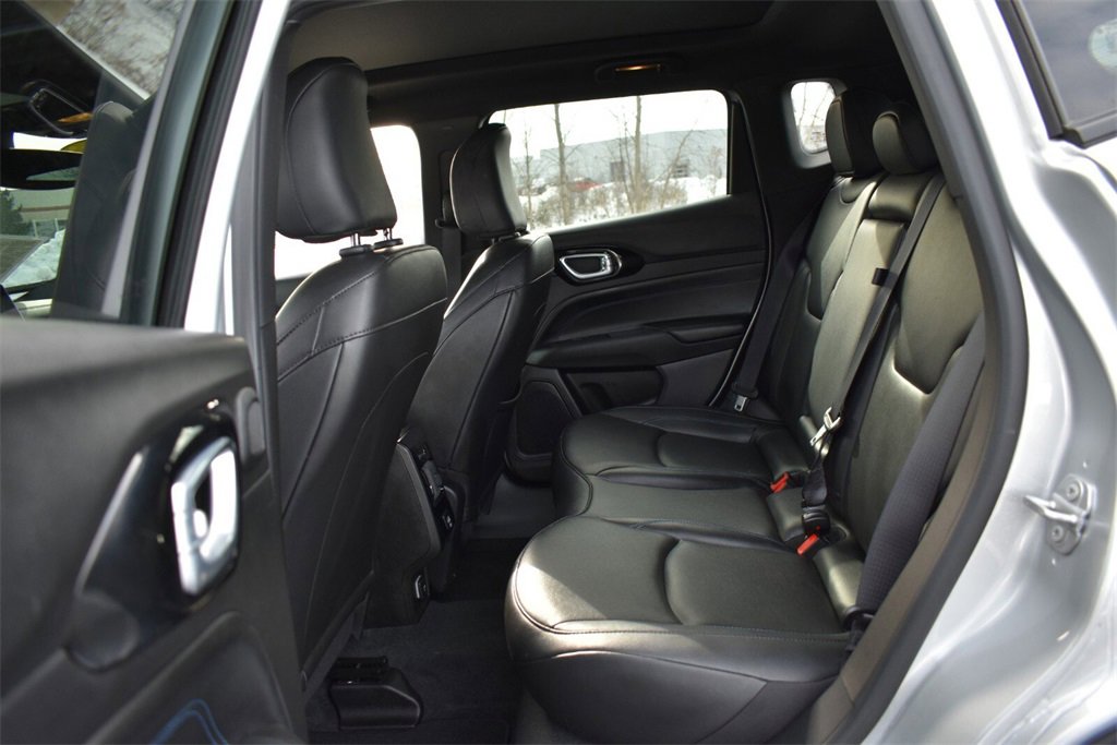 Used 2025 Jeep Compass Limited w/ High Altitude Package image 27