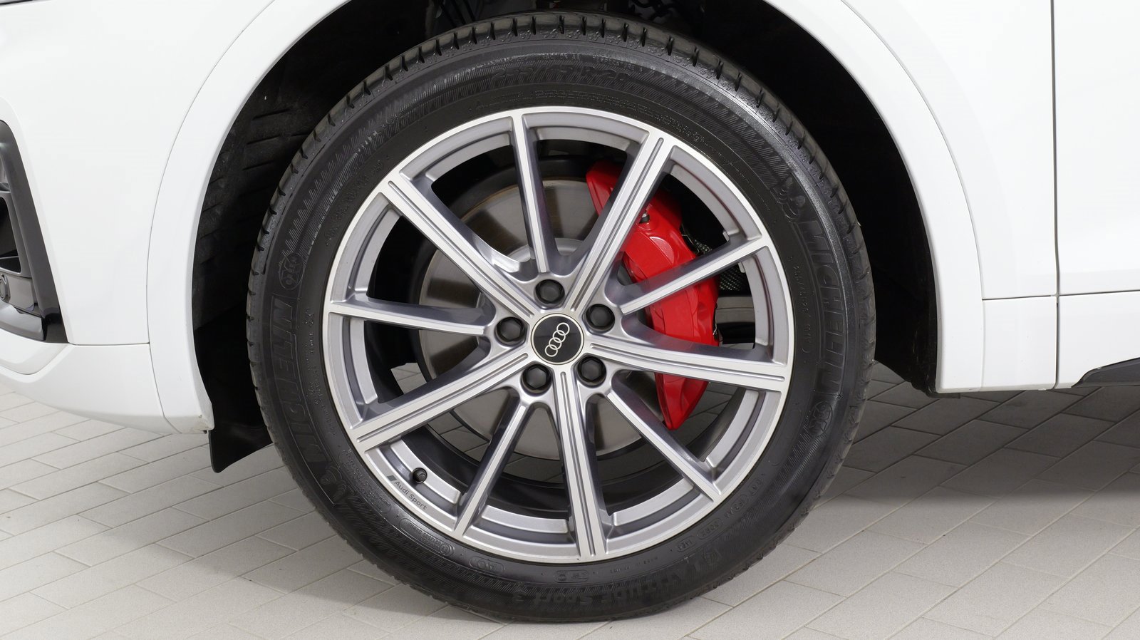 Used 2024 Audi Q5 e Premium Plus w/ Premium Plus Package image 70