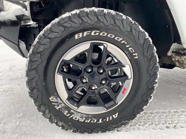 Used 2016 Jeep Wrangler Unlimited Sahara w/ Dual Top Group image 20