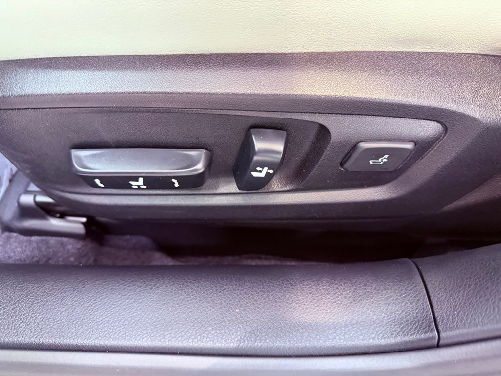 Used 2014 Lexus ES 350 w/ Premium Package image 19