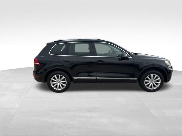 Used 2011 Volkswagen Touareg VR6 image 7
