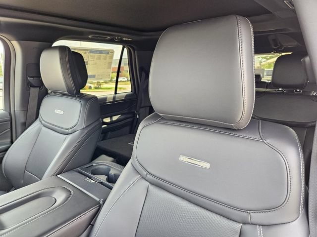 New 2027 Ford Expedition Platinum w/ Stealth Appearance Package AWD/4WD image 13