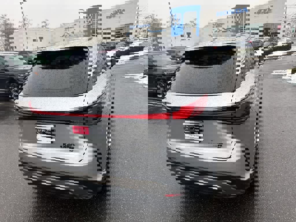Used 2025 Lexus RX 450h Luxury image 16