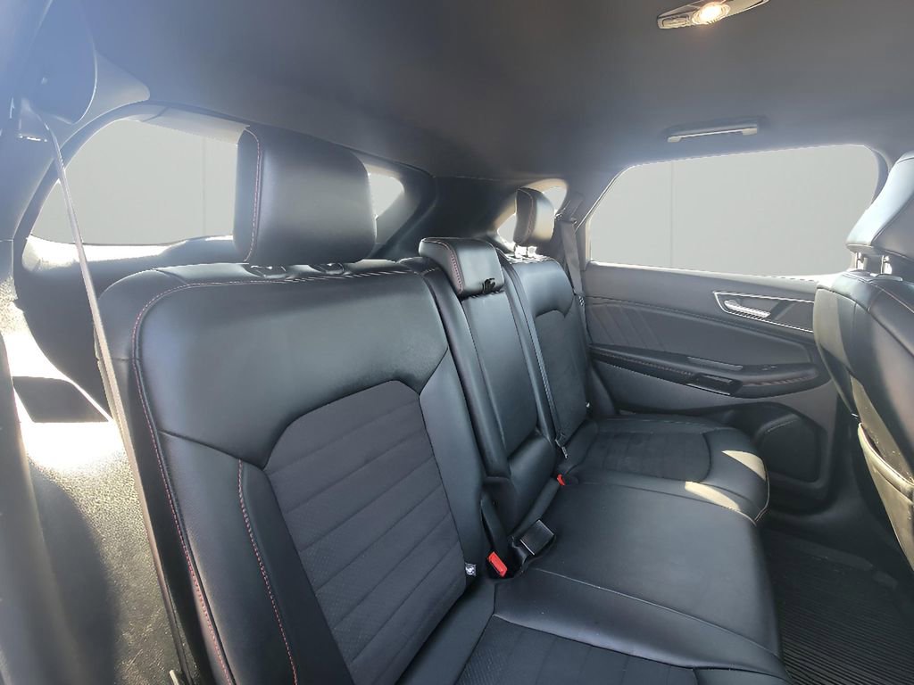 Used 2020 Ford Edge ST-Line w/ Cold Weather Package AWD/4WD image 31