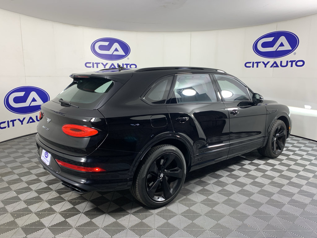 Used 2023 Bentley Bentayga AWD/4WD image 3