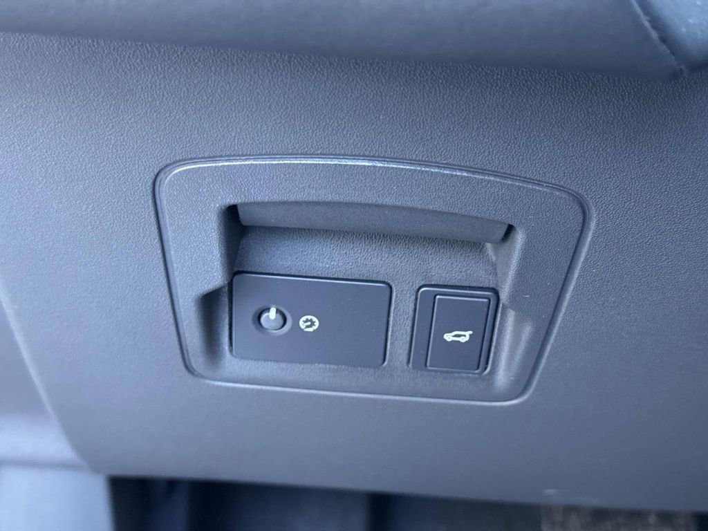 New 2026 Land Rover Range Rover Velar S image 29