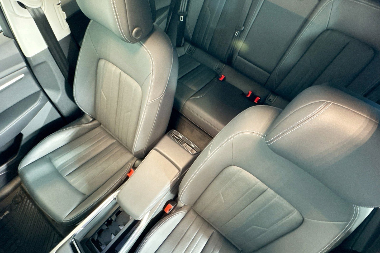 Used 2024 Audi Q8 e-tron Premium Plus w/ Premium Plus Package image 19