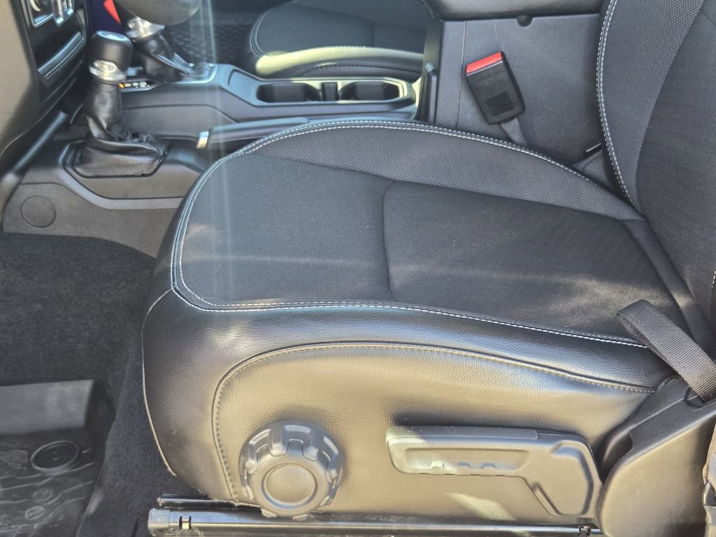 Used 2023 Jeep Wrangler Unlimited Sport image 23