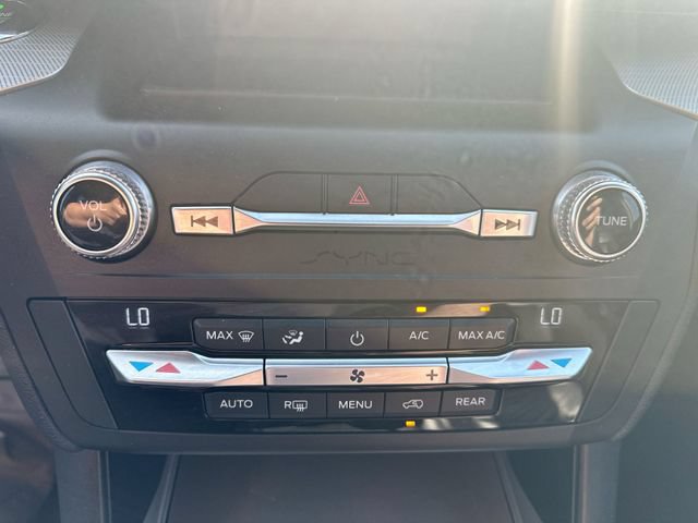 Used 2020 Ford Explorer XLT w/ Equipment Group 202A AWD/4WD image 39
