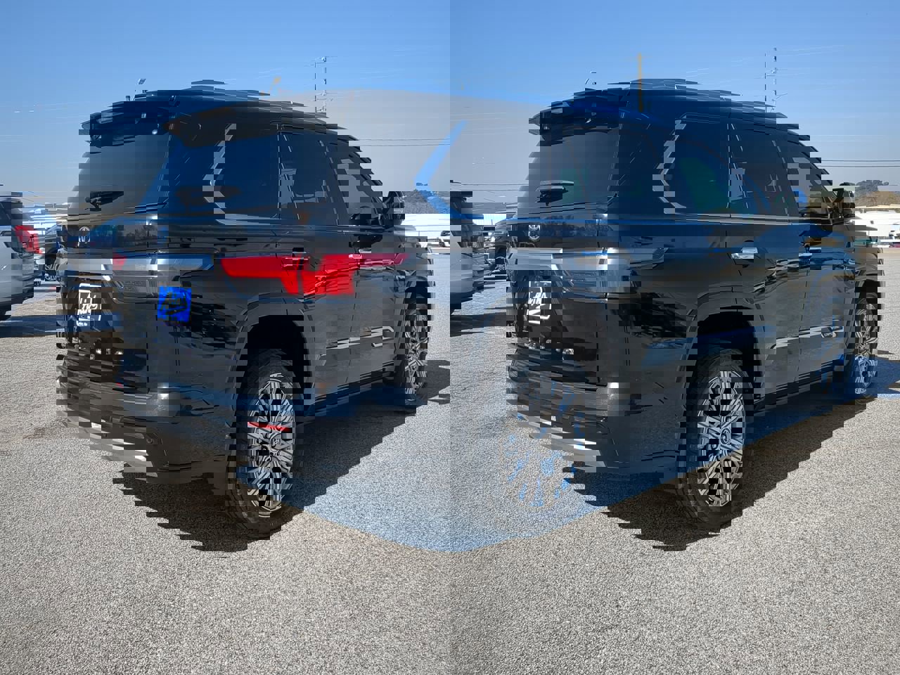 Used 2024 Toyota Sequoia Capstone image 3