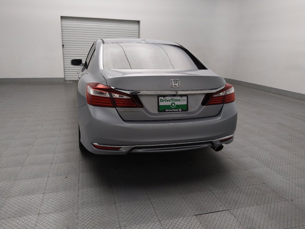 Used 2017 Honda Accord EX image 6