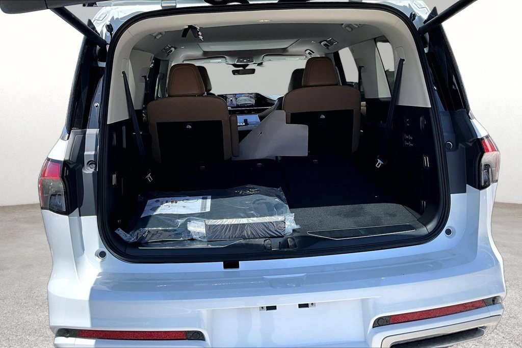 New 2027 INFINITI QX80 Luxe w/ Cargo Package RWD image 33