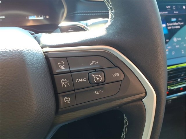 Used 2025 Jeep Grand Cherokee Altitude image 16