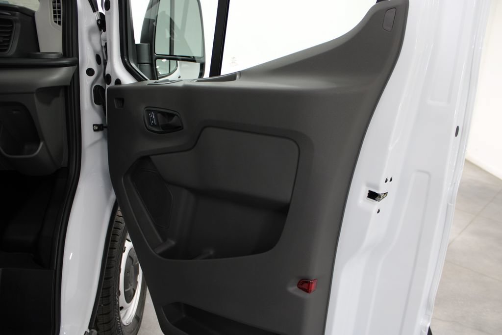New 2026 Ford Transit 250 148 Medium Roof w/ Load Area Protection Package RWD image 18
