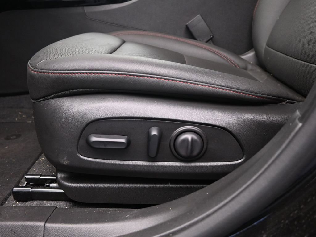 Certified 2026 Chevrolet Trax RS w/ Driver Confidence Package image 23