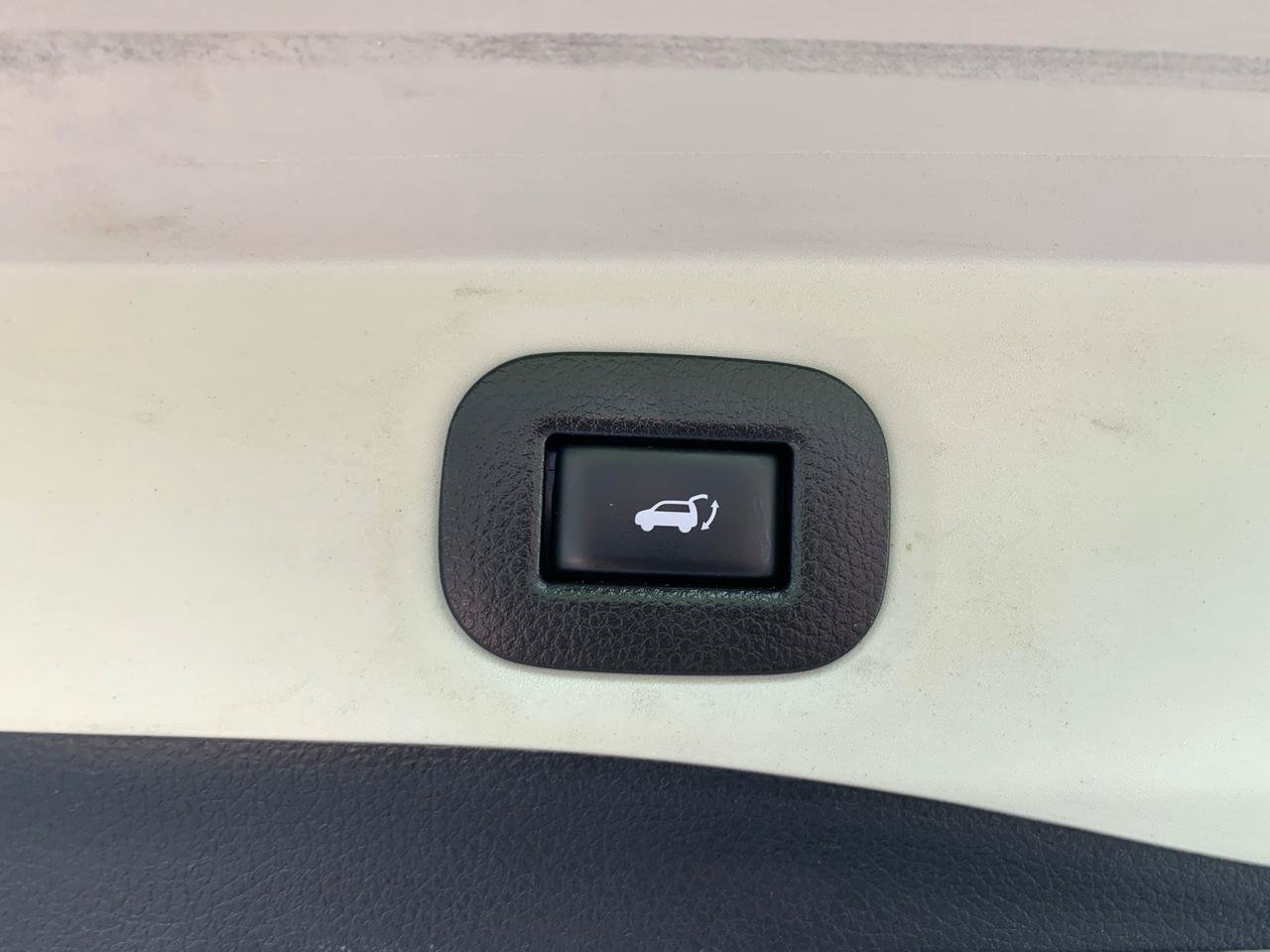 Used 2018 Nissan Rogue SV AWD/4WD image 27