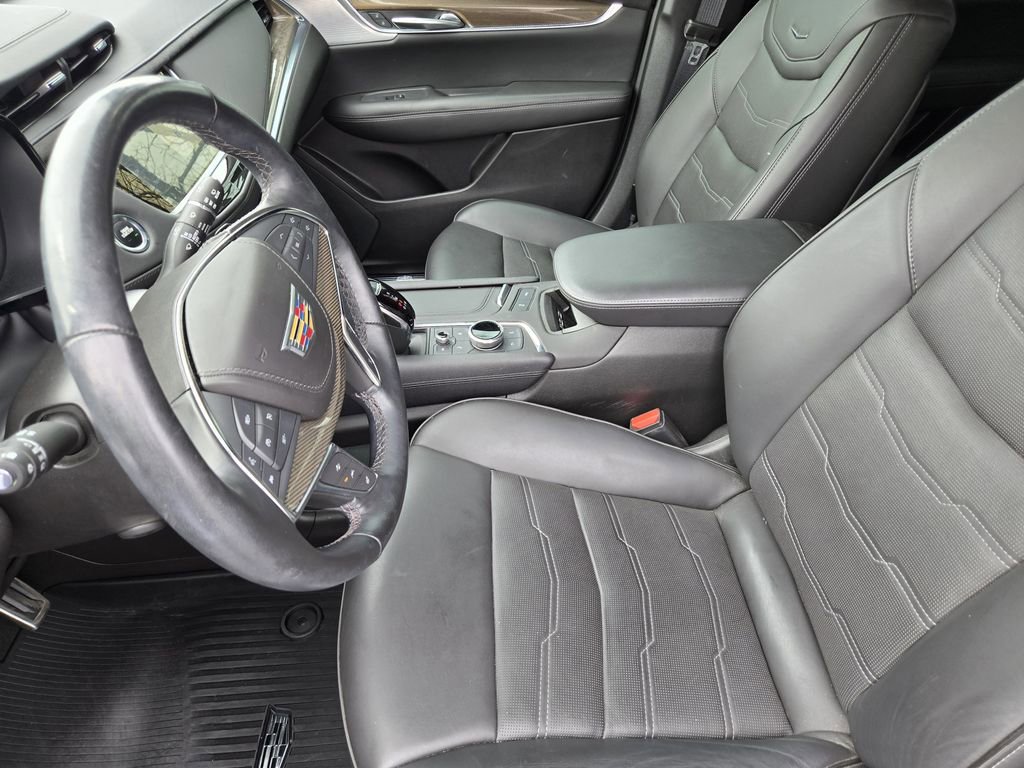 Certified 2023 Cadillac XT5 Premium Luxury w/ Platinum Package image 7