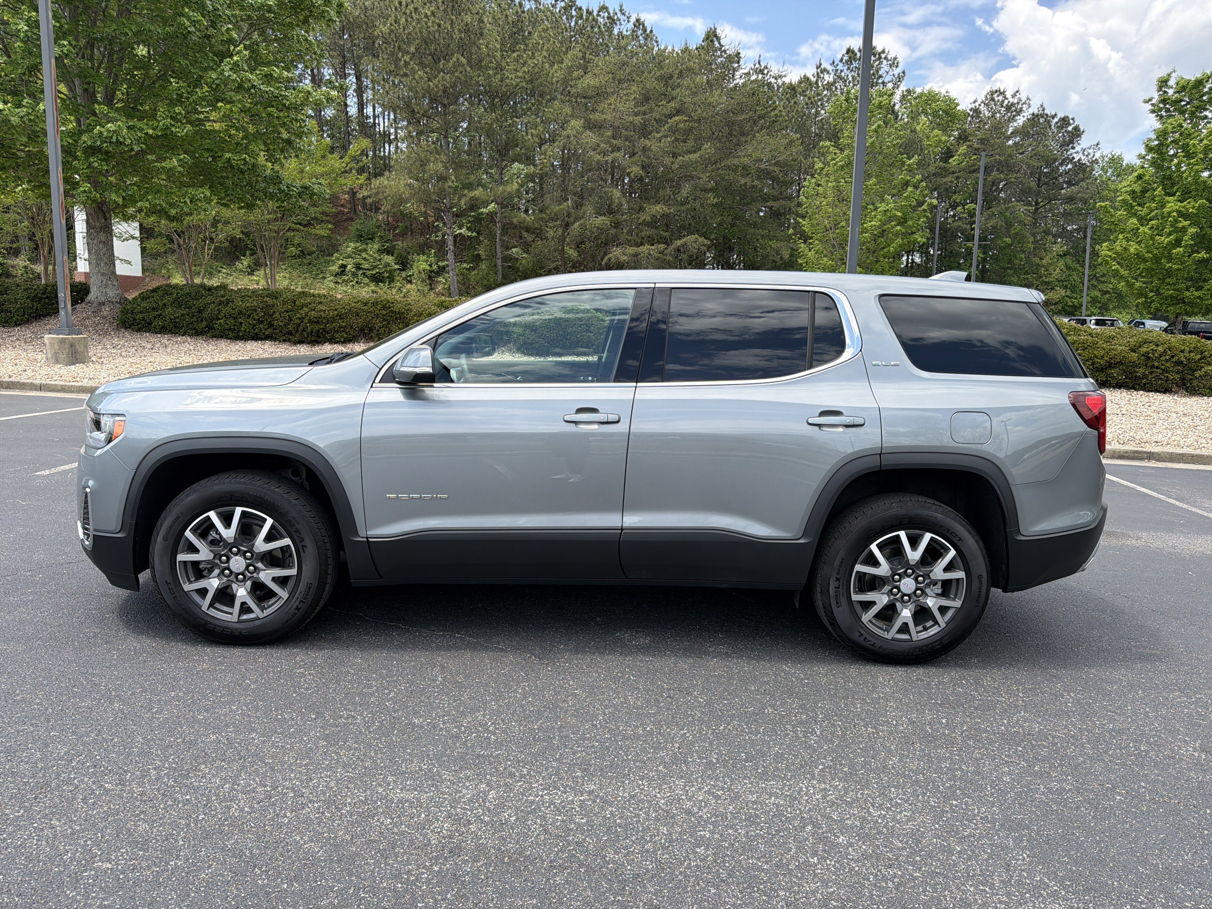 Used 2023 GMC Acadia SLE AWD/4WD image 8
