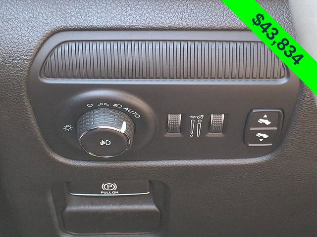 Used 2024 Jeep Wagoneer L Series III w/ Flexible Seating Group image 25