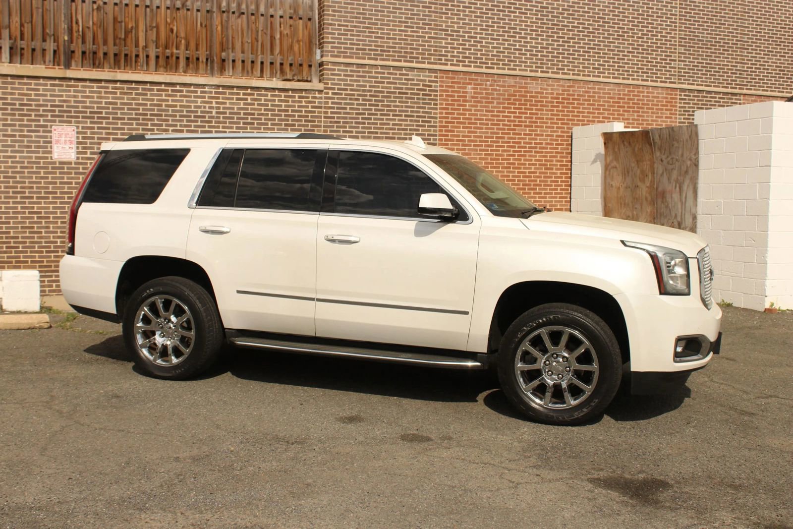 Used 2016 GMC Yukon Denali w/ Open Road Package AWD/4WD image 2