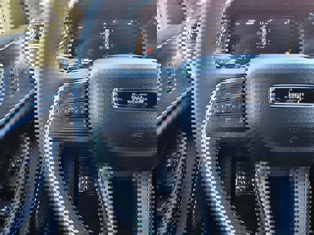 New 2025 Jeep Grand Cherokee Limited image 19