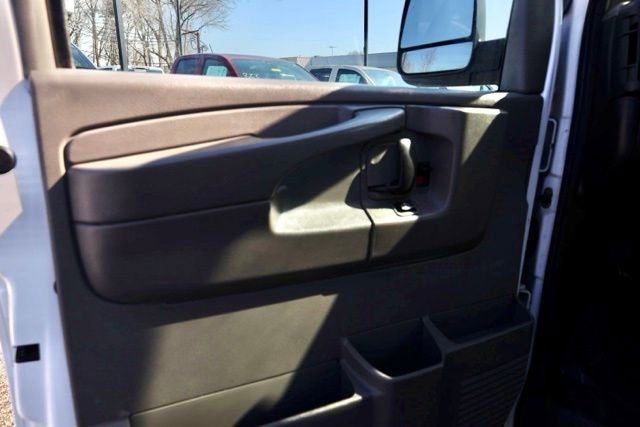 Used 2014 Chevrolet Express 2500 w/ Cold Climate Package image 18