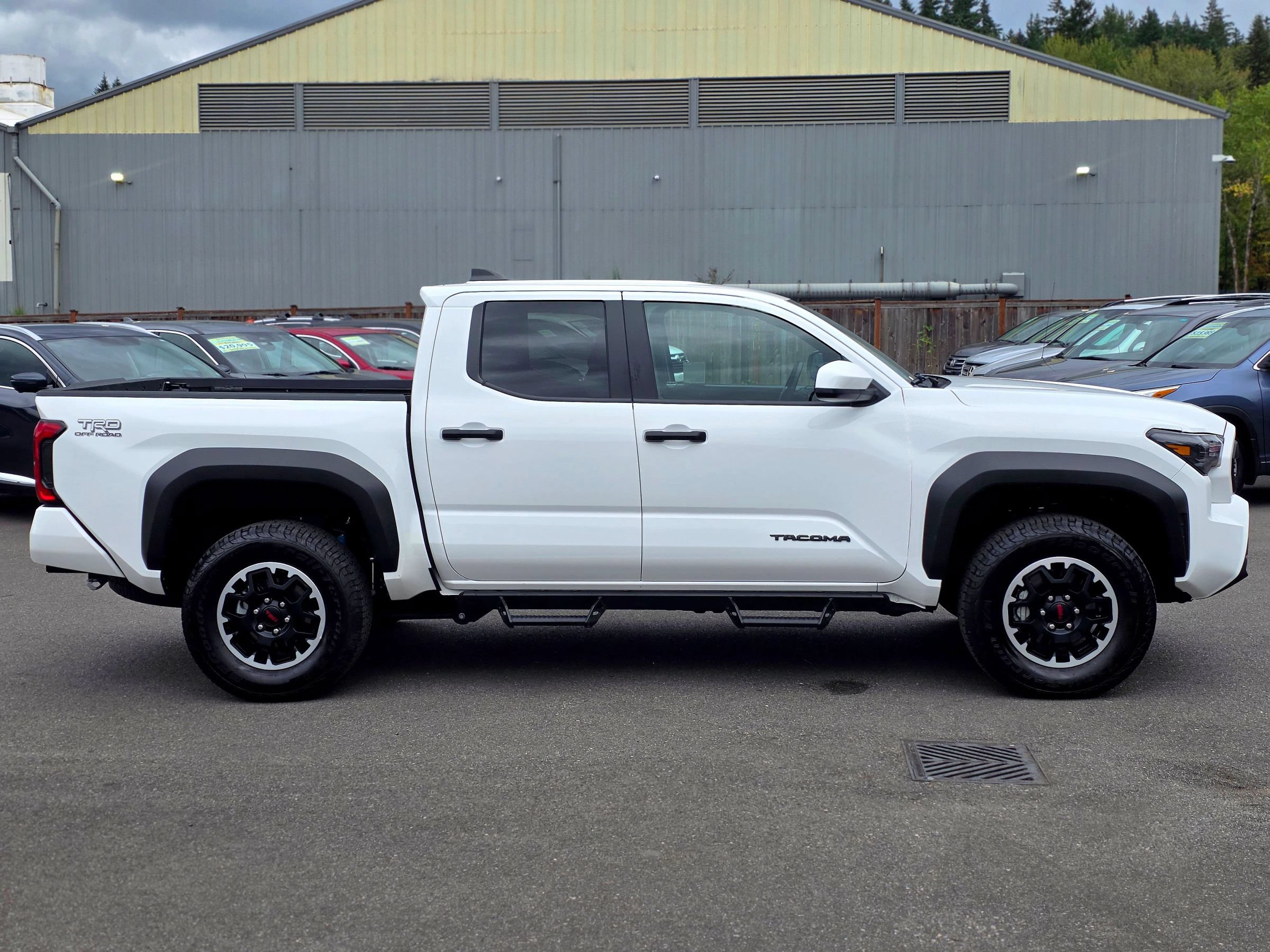 Used 2025 Toyota Tacoma TRD Off-Road AWD/4WD image 21