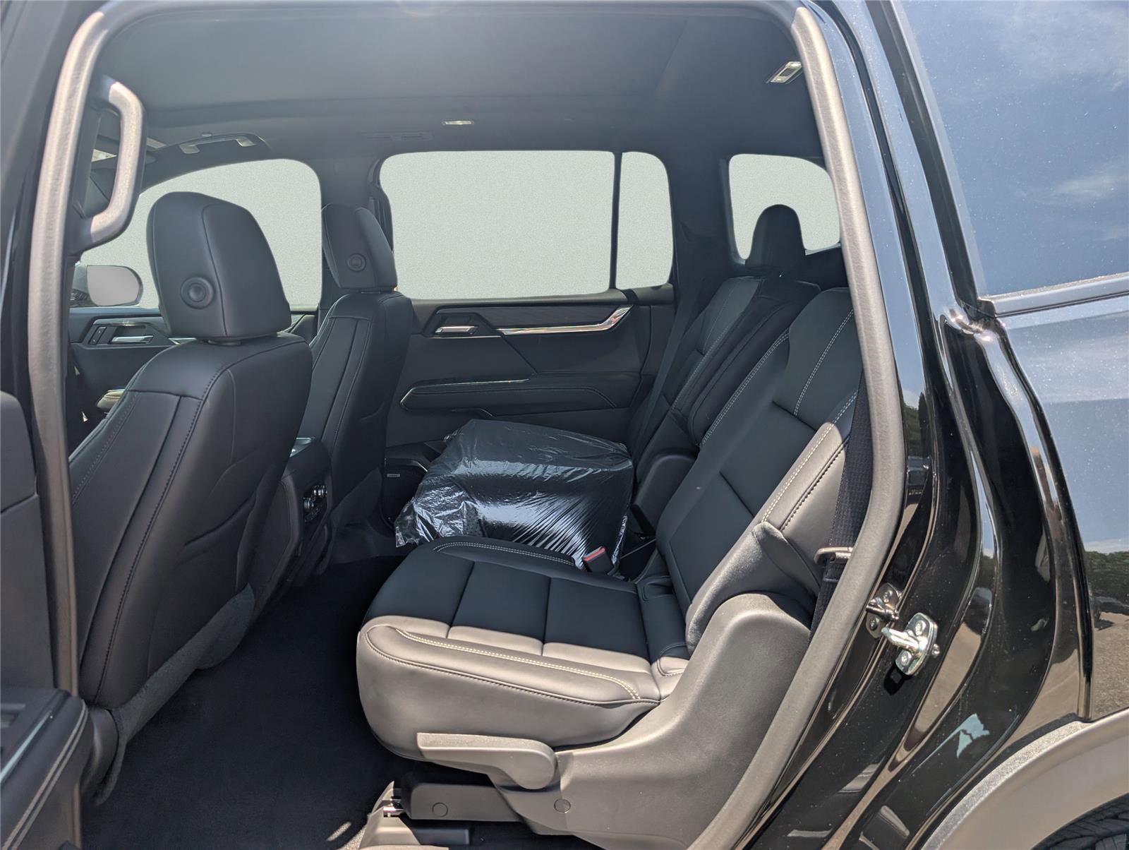 New 2025 GMC Acadia Elevation w/ Elevation Premium Package image 28