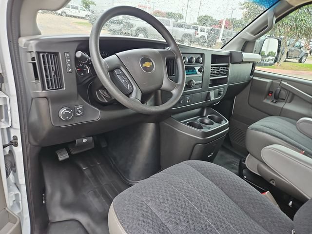 Used 2025 Chevrolet Express 2500 w/ Driver Convenience Package RWD image 10