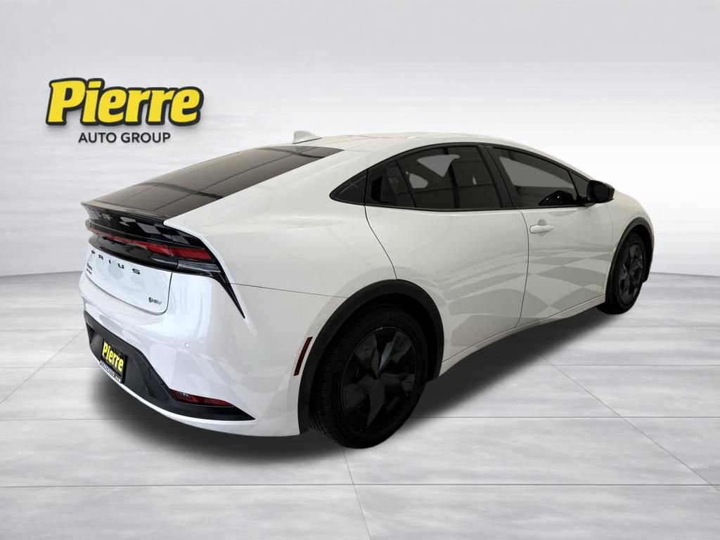 Used 2023 Toyota Prius LE FWD image 5