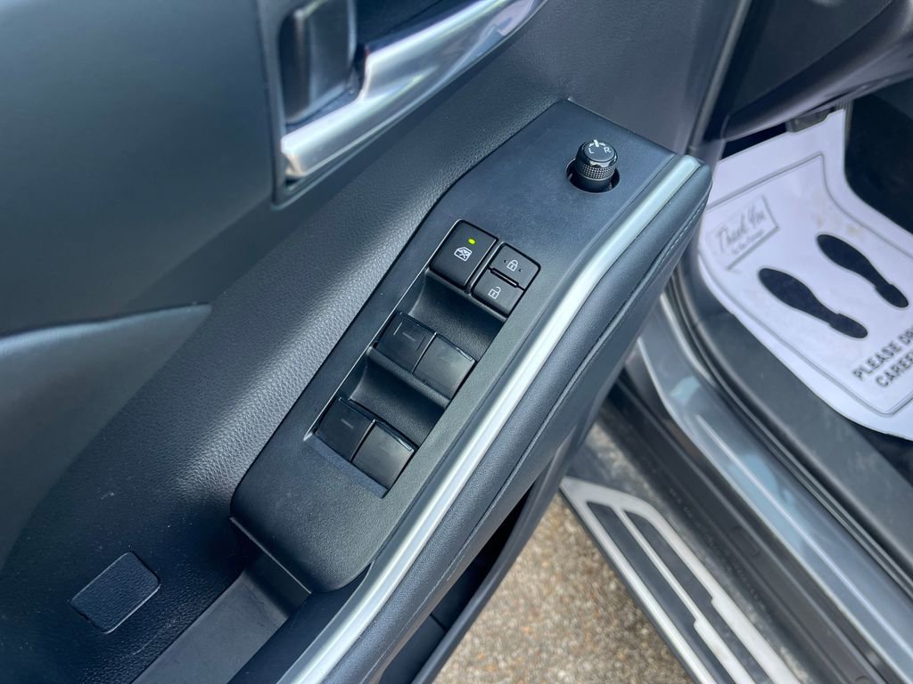 Used 2023 Toyota Highlander XSE image 16