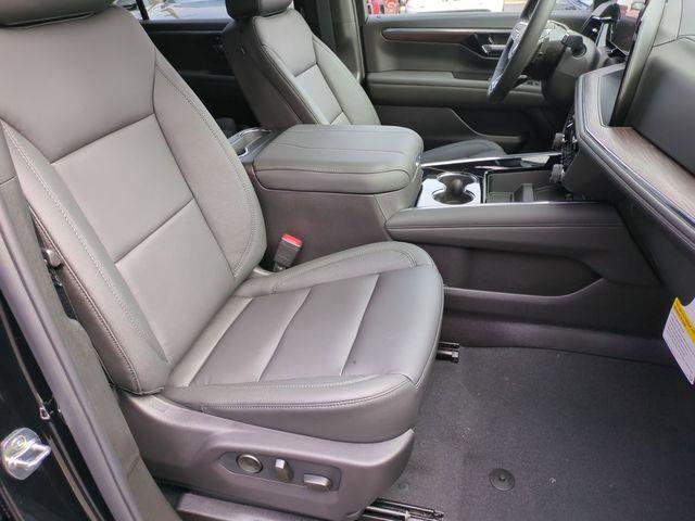 New 2026 Chevrolet Suburban LT image 30