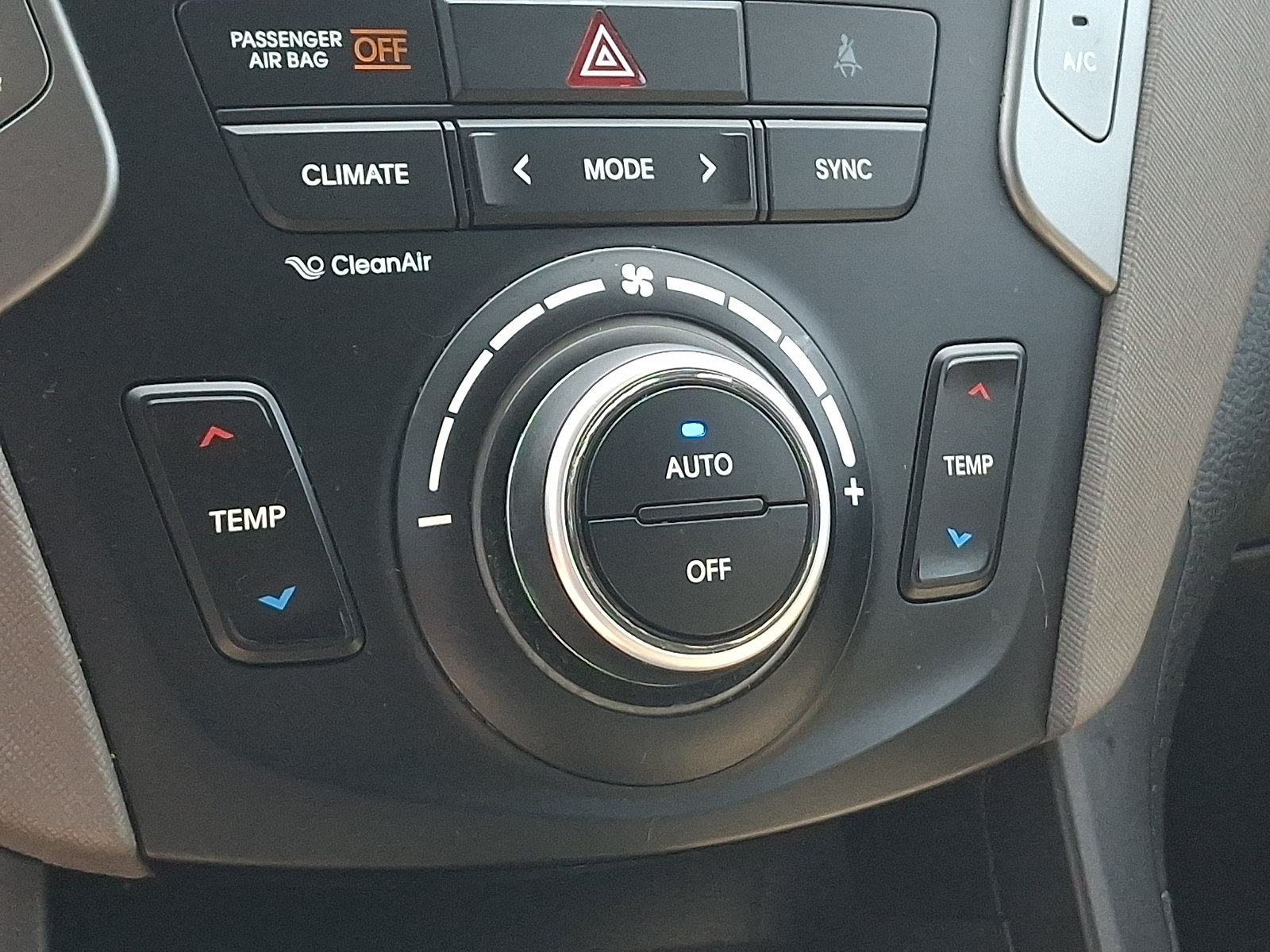 Used 2018 Hyundai Santa Fe Sport w/ 2.4L Value Package 02 FWD image 16