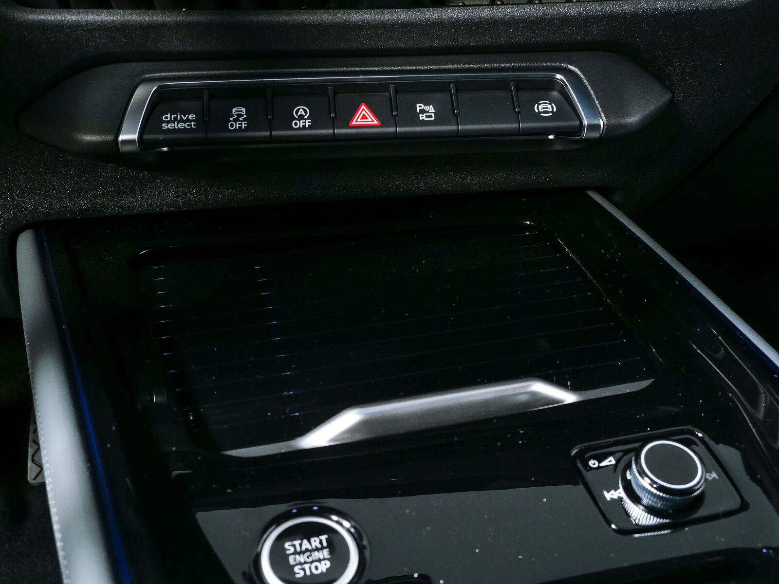 New 2026 Audi Q3 quattro 2.0T AWD/4WD image 17