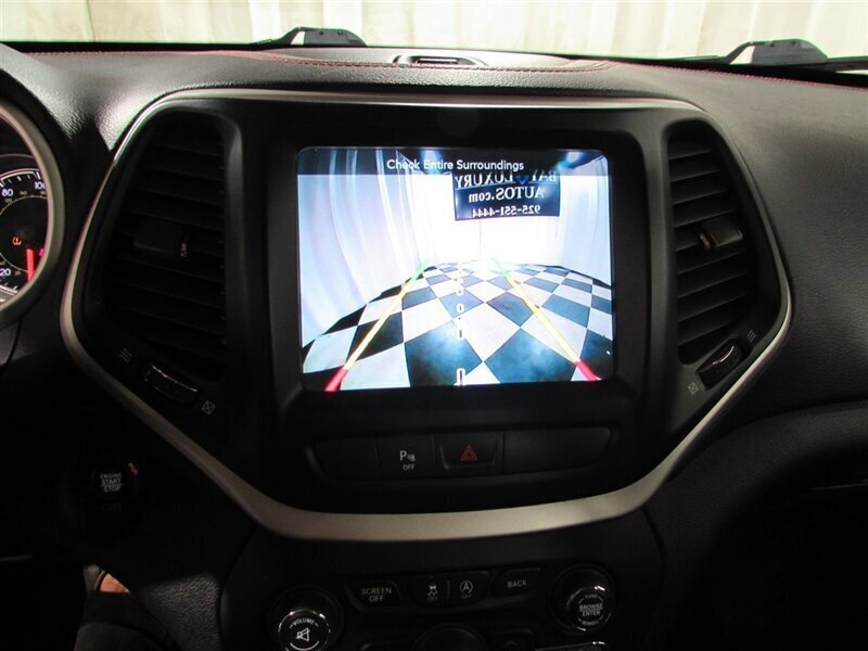 Used 2018 Jeep Cherokee Trailhawk image 76