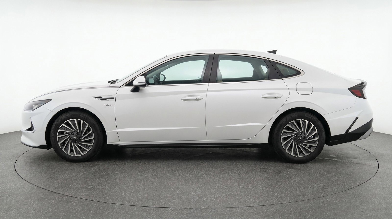 Used 2025 Hyundai Sonata SEL FWD image 5