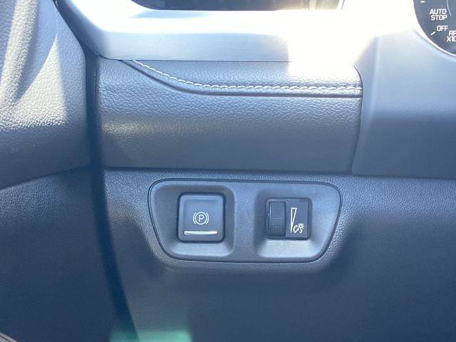Used 2023 GMC Acadia SLE w/ Driver Convenience Package FWD image 13