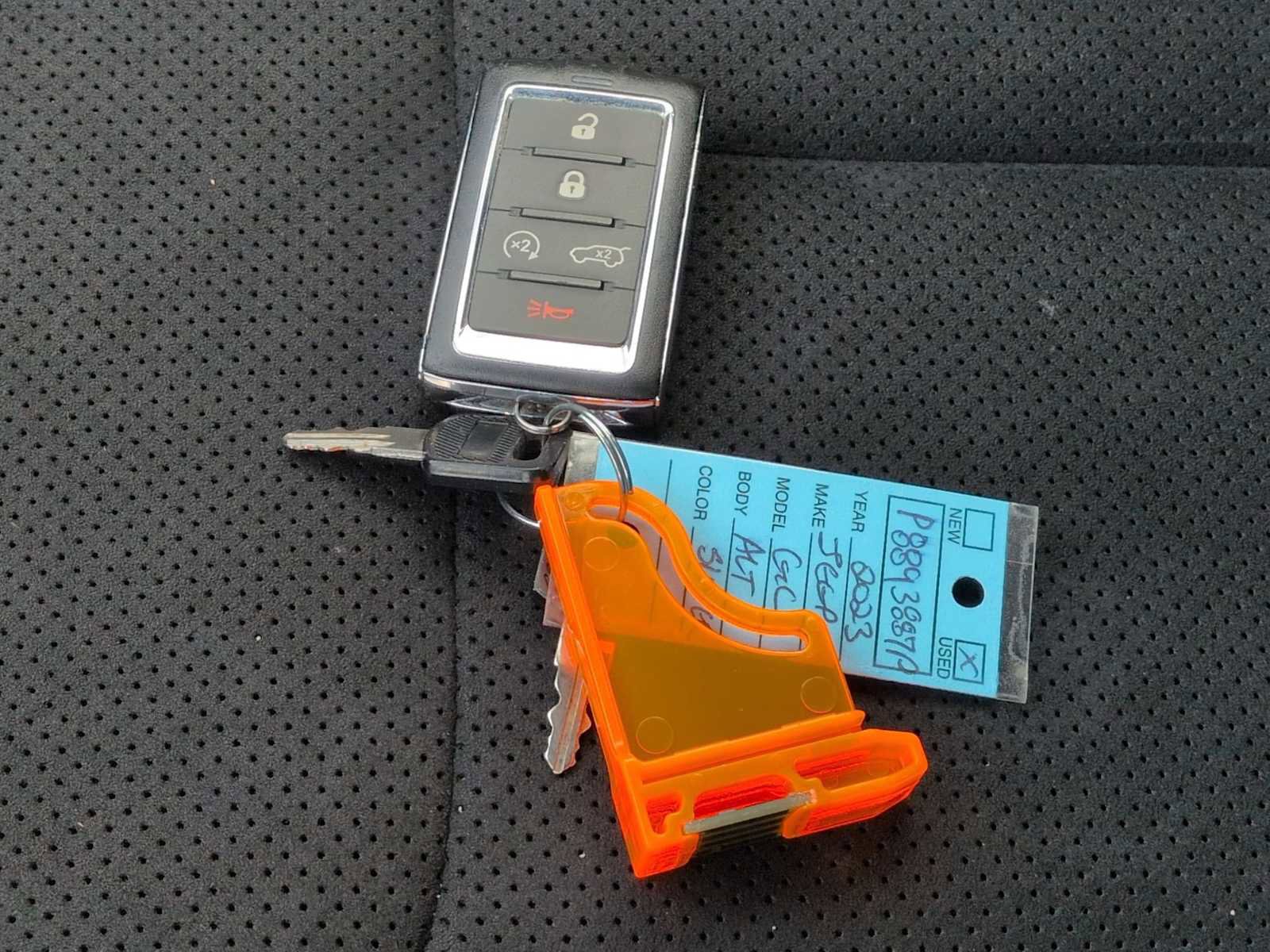 Used 2023 Jeep Grand Cherokee L Laredo image 34