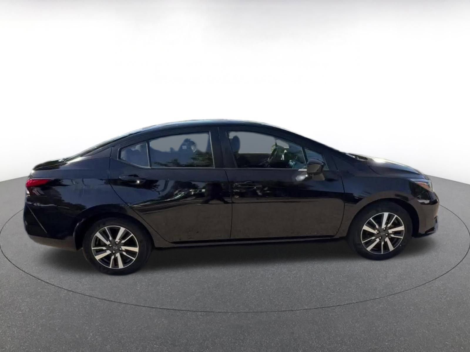 Used 2025 Nissan Versa SV image 15