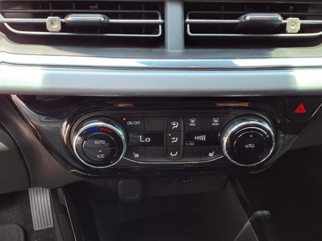 Certified 2024 Chevrolet Trax LT w/ Driver Confidence Package image 10