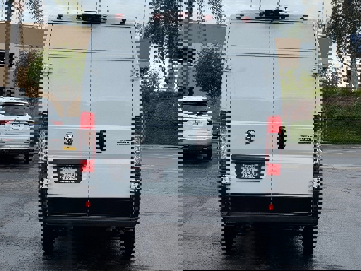 Used 2025 RAM ProMaster 2500 w/ Convenience Group image 9