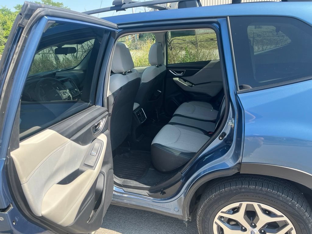 Used 2020 Subaru Forester Premium AWD/4WD image 11