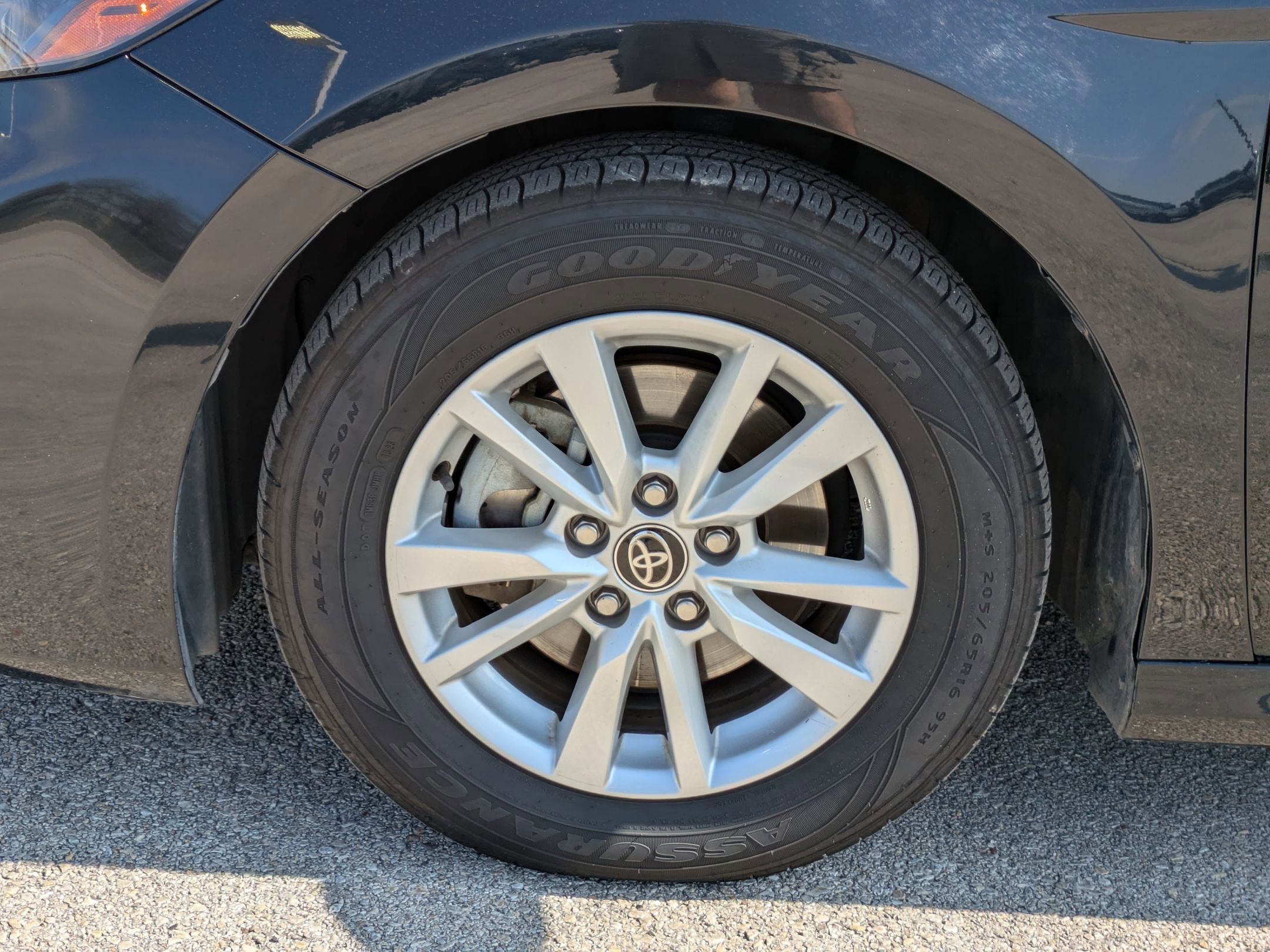 Used 2025 Toyota Camry LE image 29