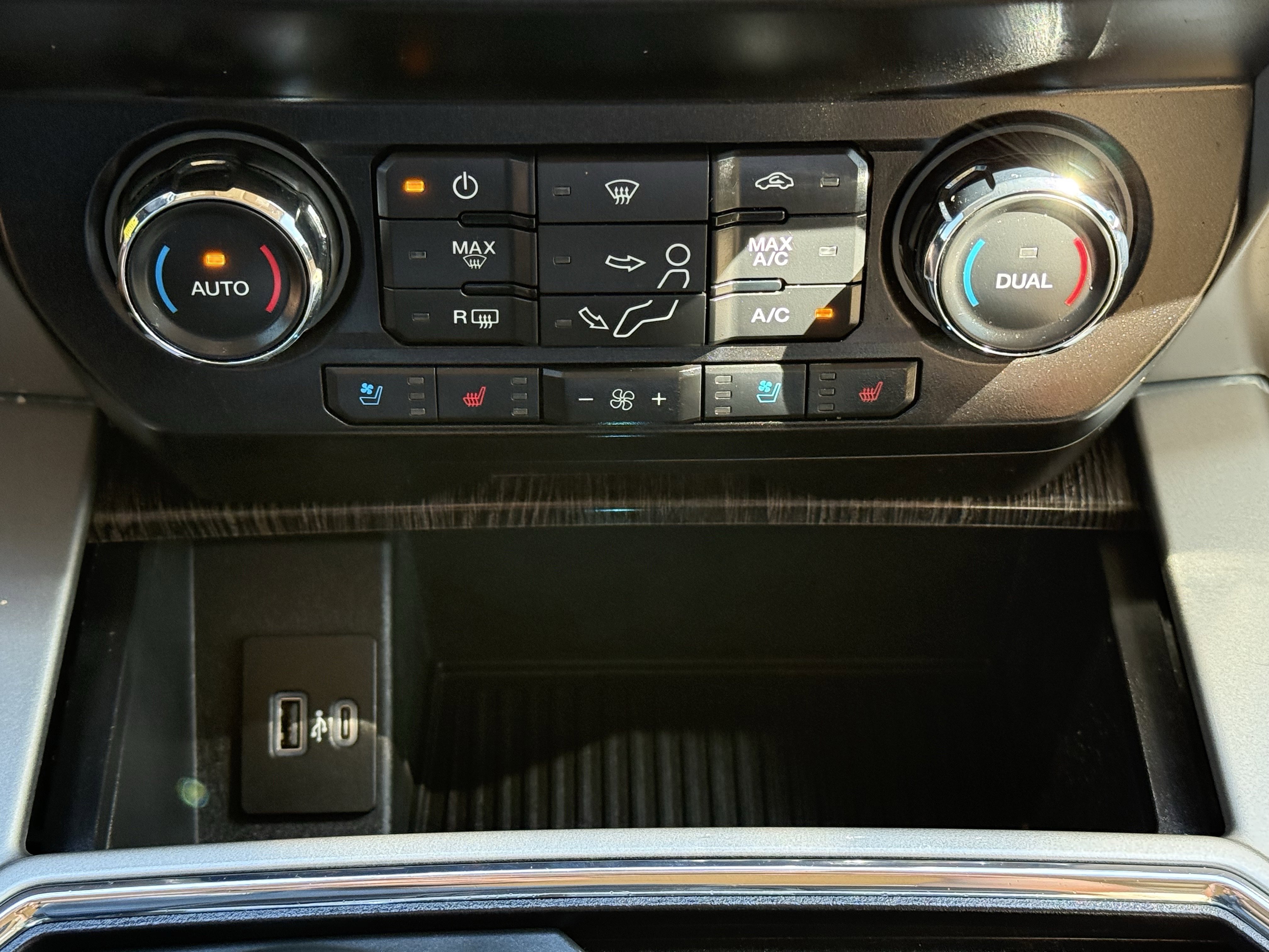 Used 2021 Ford F250 Lariat w/ Lariat Value Package image 28