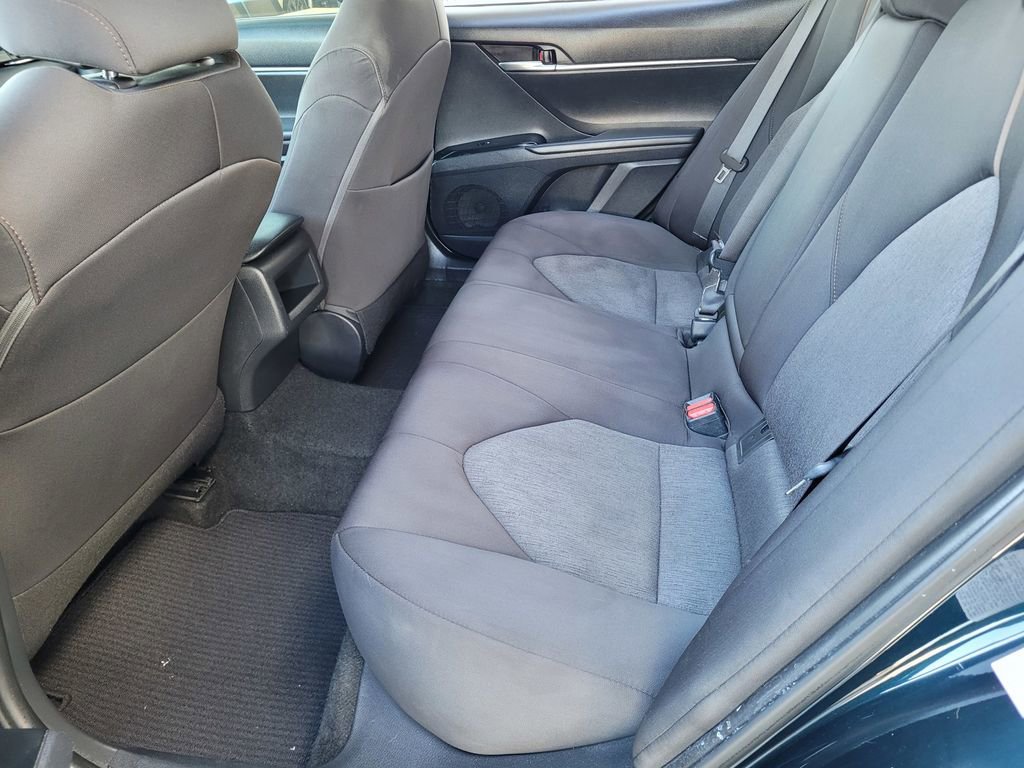 Used 2018 Toyota Camry LE FWD image 8