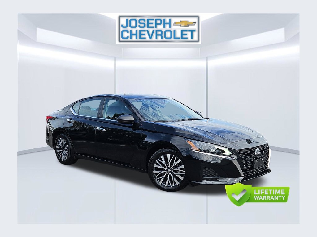 Used 2025 Nissan Altima 2.5 SV
