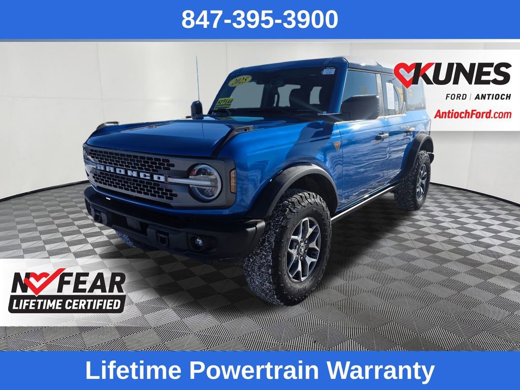 Used 2025 Ford Bronco Badlands image 3