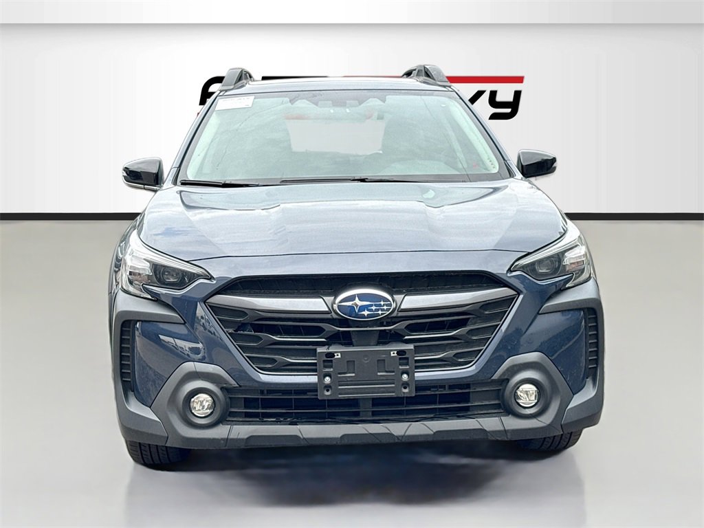 Used 2023 Subaru Outback Premium image 2