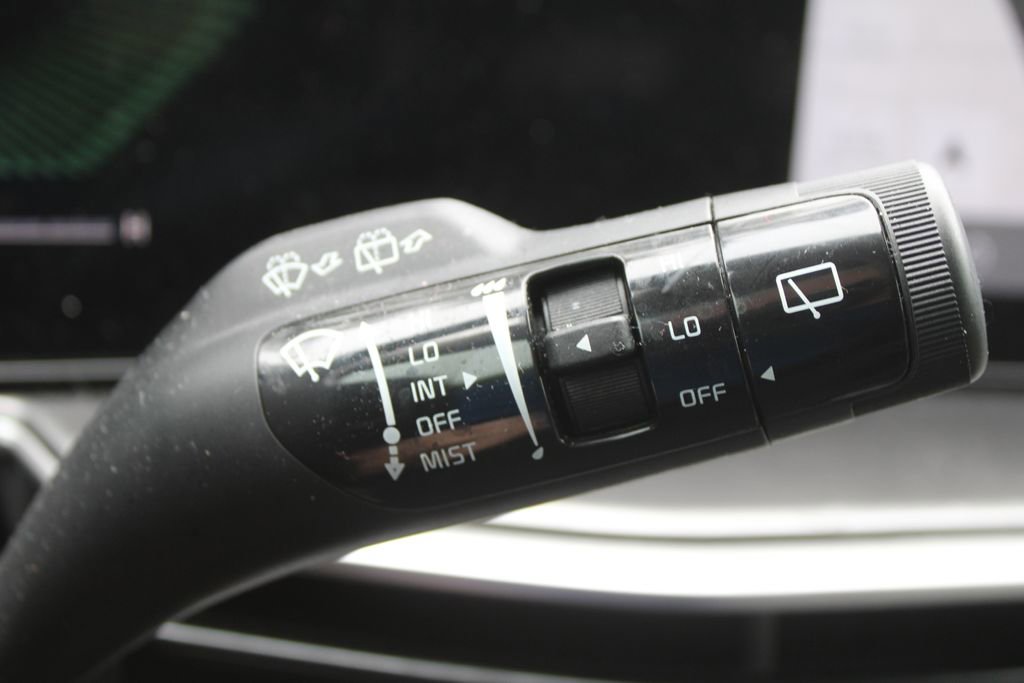 Certified 2025 Kia Sorento S w/ Panoramic Sunroof Package image 32