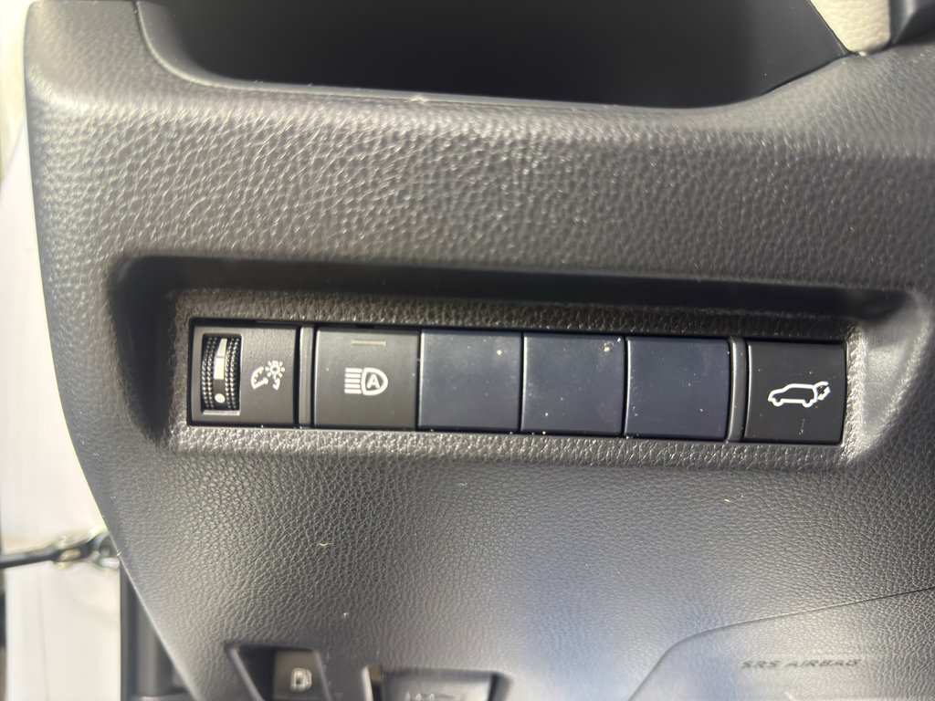 Used 2020 Toyota RAV4 XLE w/ Convenience Package image 17